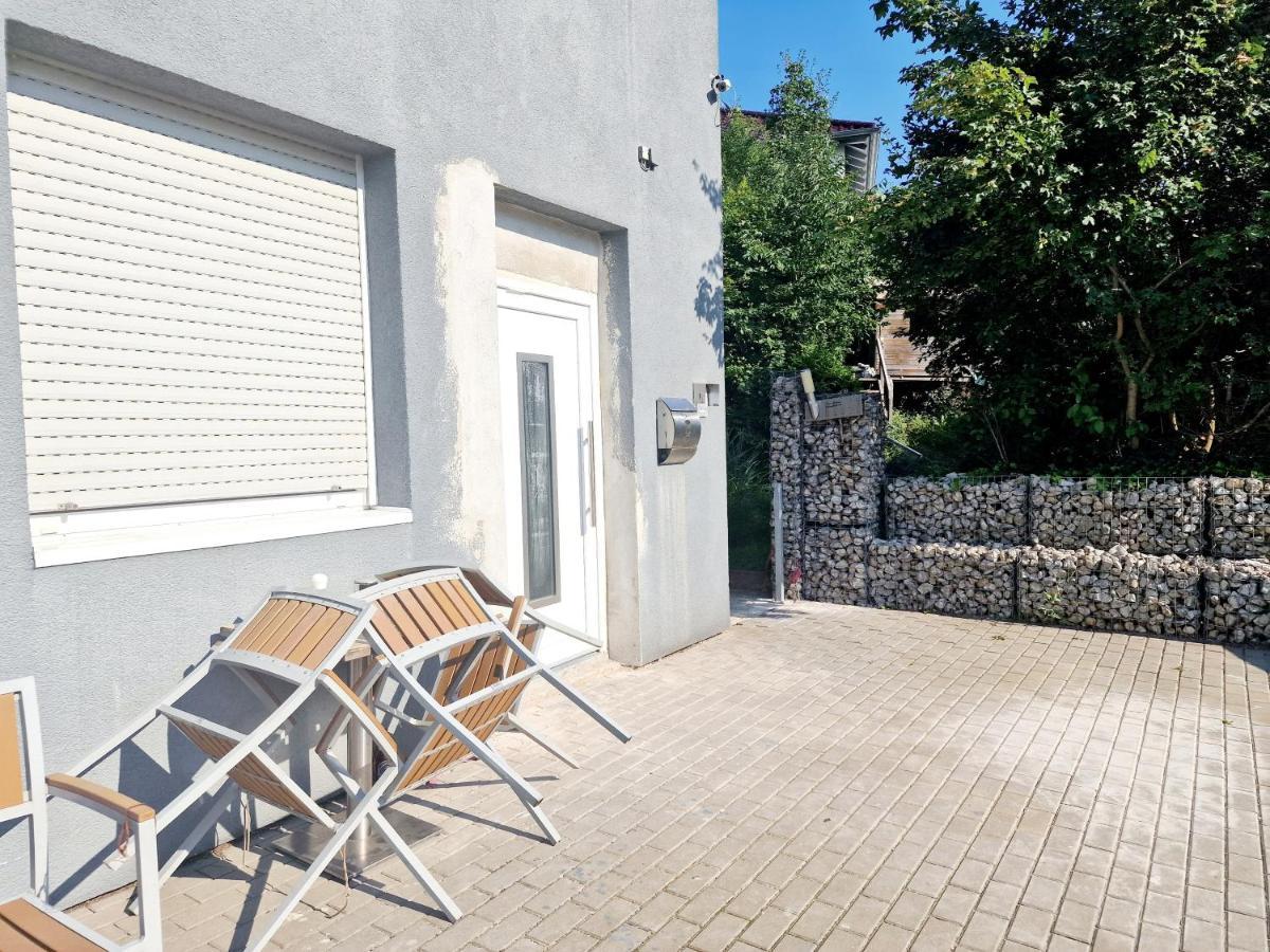 Gruppenfreundliches Apartment 헤르초게나우라흐 외부 사진